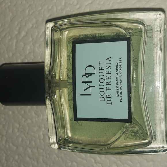 Perfume - Picture 1 of 3